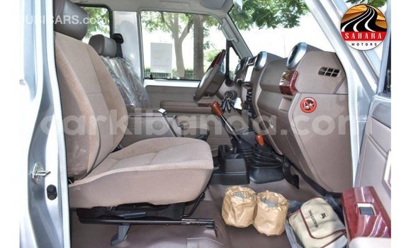 Nunua Imported Toyota Land Cruiser Nyingine Gari ndani ya Import - Dubai nchini Uganda Nunua Imported Toyota Land Cruiser Nyingine Gari ndani ya Import - Dubai nchini Uganda