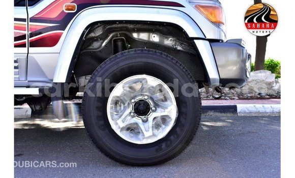 Nunua Imported Toyota Land Cruiser Nyingine Gari ndani ya Import - Dubai nchini Uganda Nunua Imported Toyota Land Cruiser Nyingine Gari ndani ya Import - Dubai nchini Uganda