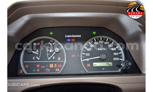 Nunua Imported Toyota Land Cruiser Nyingine Gari ndani ya Import - Dubai nchini Uganda Nunua Imported Toyota Land Cruiser Nyingine Gari ndani ya Import - Dubai nchini Uganda