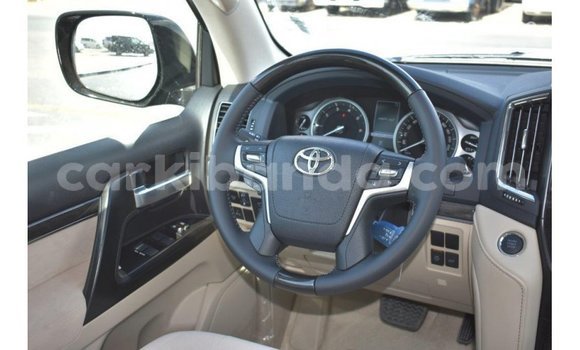 Nunua Imported Toyota Land Cruiser Nyeusi Gari ndani ya Import - Dubai nchini Uganda Nunua Imported Toyota Land Cruiser Nyeusi Gari ndani ya Import - Dubai nchini Uganda