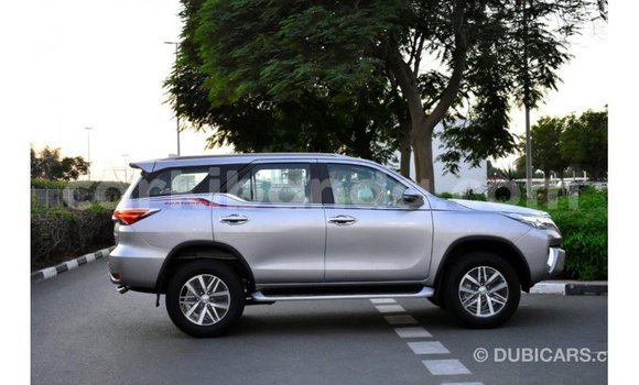 Nunua Imported Toyota Fortuner Nyingine Gari ndani ya Import - Dubai nchini Uganda Nunua Imported Toyota Fortuner Nyingine Gari ndani ya Import - Dubai nchini Uganda