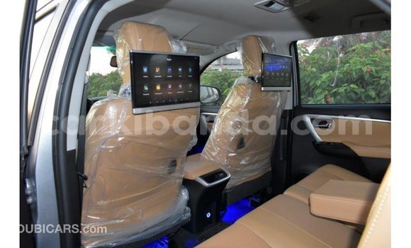 Nunua Imported Toyota Fortuner Nyingine Gari ndani ya Import - Dubai nchini Uganda Nunua Imported Toyota Fortuner Nyingine Gari ndani ya Import - Dubai nchini Uganda