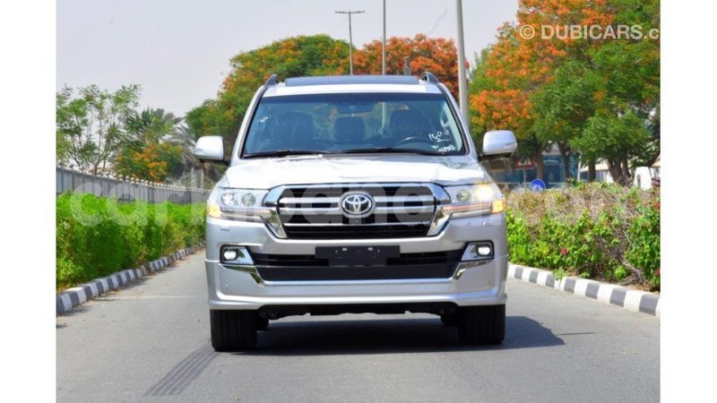 Big with watermark toyota land cruiser uganda import dubai 8520