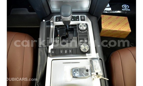 Nunua Imported Toyota Land Cruiser Nyingine Gari ndani ya Import - Dubai nchini Uganda Nunua Imported Toyota Land Cruiser Nyingine Gari ndani ya Import - Dubai nchini Uganda