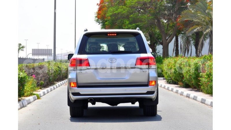 Big with watermark toyota land cruiser uganda import dubai 8520