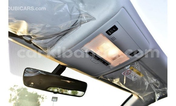 Acheter Import Voiture Toyota Land Cruiser Noir à Import - Dubai, Ouganda Acheter Import Voiture Toyota Land Cruiser Noir à Import - Dubai, Ouganda