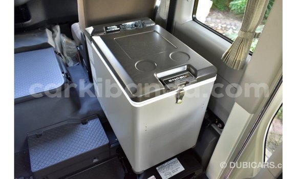 Acheter Import Voiture Toyota Coaster Blanc à Import - Dubai, Ouganda Acheter Import Voiture Toyota Coaster Blanc à Import - Dubai, Ouganda