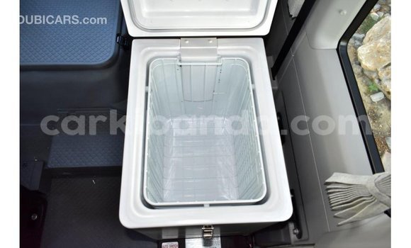 Acheter Import Voiture Toyota Coaster Blanc à Import - Dubai, Ouganda Acheter Import Voiture Toyota Coaster Blanc à Import - Dubai, Ouganda