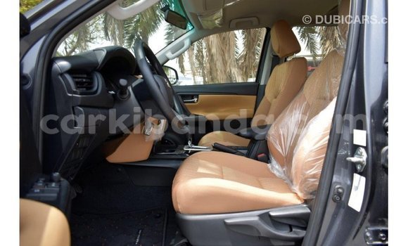 Acheter Import Voiture Toyota Fortuner Autre à Import - Dubai, Ouganda Acheter Import Voiture Toyota Fortuner Autre à Import - Dubai, Ouganda