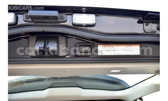 Acheter Import Voiture Toyota Land Cruiser Noir à Import - Dubai, Ouganda Acheter Import Voiture Toyota Land Cruiser Noir à Import - Dubai, Ouganda