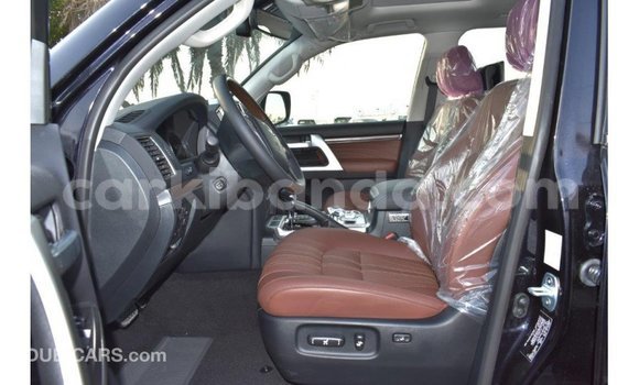 Acheter Import Voiture Toyota Land Cruiser Noir à Import - Dubai, Ouganda Acheter Import Voiture Toyota Land Cruiser Noir à Import - Dubai, Ouganda