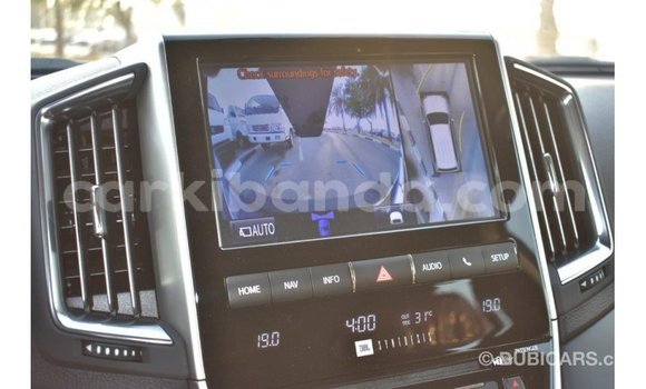 Acheter Import Voiture Toyota Land Cruiser Noir à Import - Dubai, Ouganda Acheter Import Voiture Toyota Land Cruiser Noir à Import - Dubai, Ouganda