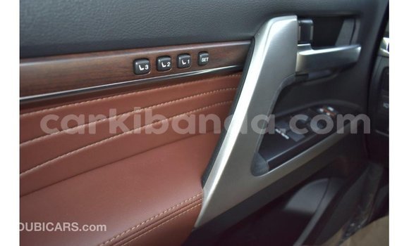 Acheter Import Voiture Toyota Land Cruiser Noir à Import - Dubai, Ouganda Acheter Import Voiture Toyota Land Cruiser Noir à Import - Dubai, Ouganda