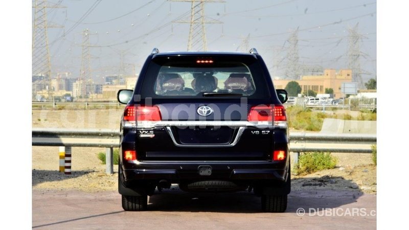 Big with watermark toyota land cruiser uganda import dubai 8530