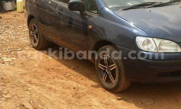 Acheter Occasion Voiture Toyota Spacio Noir à Kampala, Ouganda Acheter Occasion Voiture Toyota Spacio Noir à Kampala, Ouganda