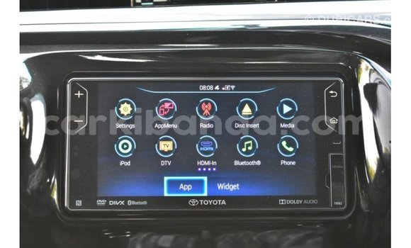 Nunua Imported Toyota Hilux Nyeupe Gari ndani ya Import - Dubai nchini Uganda Nunua Imported Toyota Hilux Nyeupe Gari ndani ya Import - Dubai nchini Uganda