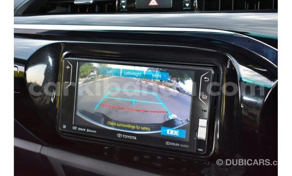 Nunua Imported Toyota Hilux Nyeupe Gari ndani ya Import - Dubai nchini Uganda Nunua Imported Toyota Hilux Nyeupe Gari ndani ya Import - Dubai nchini Uganda