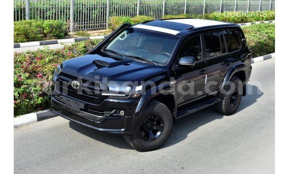 Nunua Imported Toyota Land Cruiser Nyeusi Gari ndani ya Import - Dubai nchini Uganda Nunua Imported Toyota Land Cruiser Nyeusi Gari ndani ya Import - Dubai nchini Uganda
