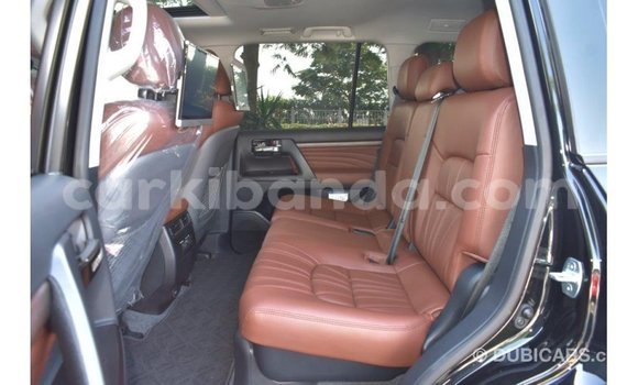 Nunua Imported Toyota Land Cruiser Nyeusi Gari ndani ya Import - Dubai nchini Uganda Nunua Imported Toyota Land Cruiser Nyeusi Gari ndani ya Import - Dubai nchini Uganda