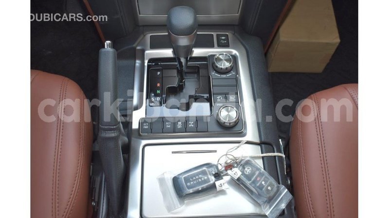 Big with watermark toyota land cruiser uganda import dubai 8535