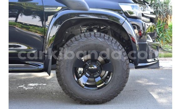 Nunua Imported Toyota Land Cruiser Nyeusi Gari ndani ya Import - Dubai nchini Uganda Nunua Imported Toyota Land Cruiser Nyeusi Gari ndani ya Import - Dubai nchini Uganda