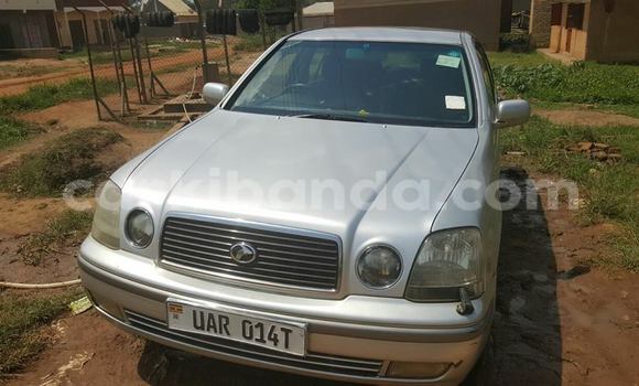 Nunua Ilio tumika Toyota Progress Fedha Gari ndani ya Kampala nchini Uganda Nunua Ilio tumika Toyota Progress Fedha Gari ndani ya Kampala nchini Uganda