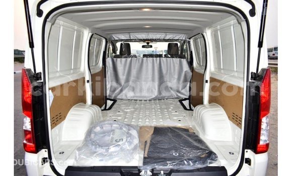 Acheter Import Voiture Toyota Hiace Blanc à Import - Dubai, Ouganda Acheter Import Voiture Toyota Hiace Blanc à Import - Dubai, Ouganda