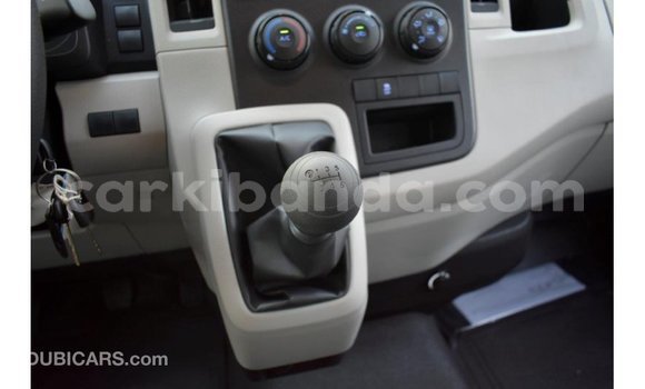 Acheter Import Voiture Toyota Hiace Blanc à Import - Dubai, Ouganda Acheter Import Voiture Toyota Hiace Blanc à Import - Dubai, Ouganda