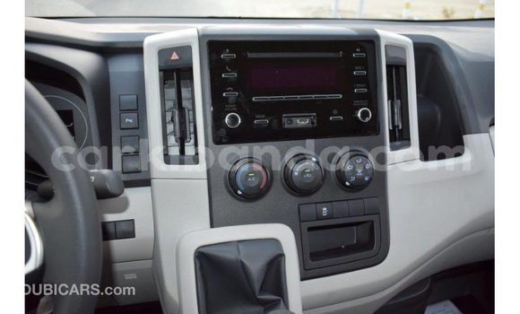 Acheter Import Voiture Toyota Hiace Blanc à Import - Dubai, Ouganda Acheter Import Voiture Toyota Hiace Blanc à Import - Dubai, Ouganda