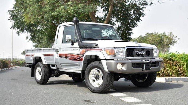 Big with watermark toyota land cruiser uganda import dubai 8538