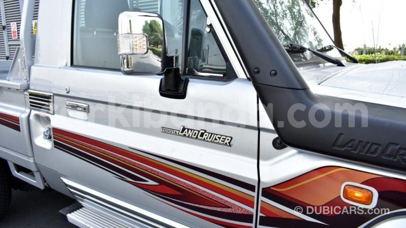 Big with watermark toyota land cruiser uganda import dubai 8538