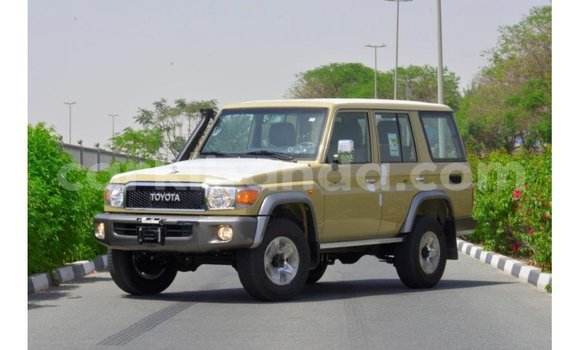 Nunua Imported Toyota Land Cruiser Beige Gari ndani ya Import - Dubai nchini Uganda Nunua Imported Toyota Land Cruiser Beige Gari ndani ya Import - Dubai nchini Uganda