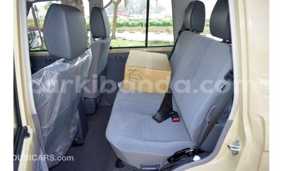 Nunua Imported Toyota Land Cruiser Beige Gari ndani ya Import - Dubai nchini Uganda Nunua Imported Toyota Land Cruiser Beige Gari ndani ya Import - Dubai nchini Uganda
