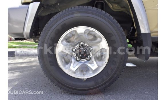 Nunua Imported Toyota Land Cruiser Beige Gari ndani ya Import - Dubai nchini Uganda Nunua Imported Toyota Land Cruiser Beige Gari ndani ya Import - Dubai nchini Uganda