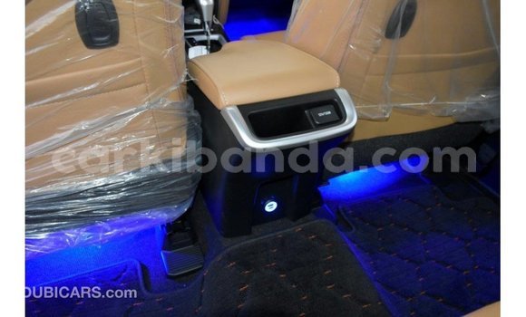 Acheter Import Voiture Toyota Fortuner Blanc à Import - Dubai, Ouganda Acheter Import Voiture Toyota Fortuner Blanc à Import - Dubai, Ouganda