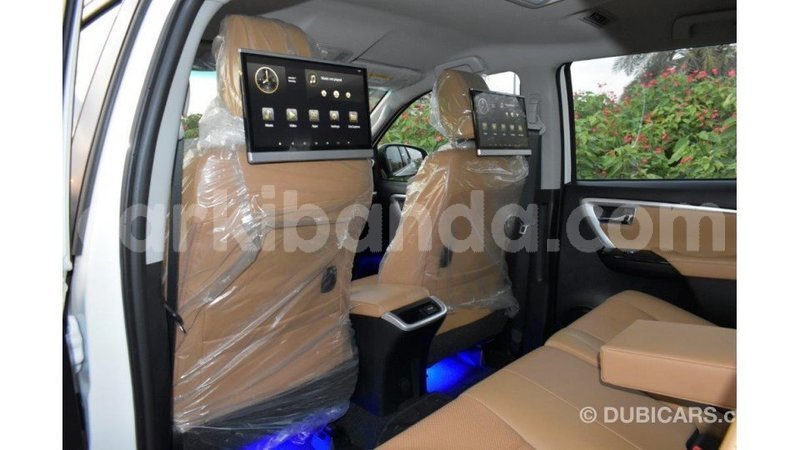 Big with watermark toyota fortuner uganda import dubai 8541