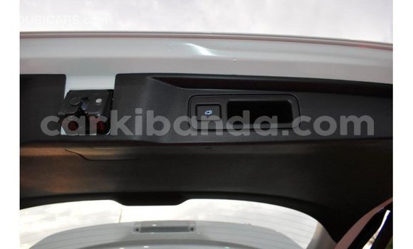 Acheter Import Voiture Toyota Fortuner Blanc à Import - Dubai, Ouganda Acheter Import Voiture Toyota Fortuner Blanc à Import - Dubai, Ouganda
