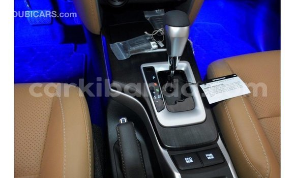 Acheter Import Voiture Toyota Fortuner Blanc à Import - Dubai, Ouganda Acheter Import Voiture Toyota Fortuner Blanc à Import - Dubai, Ouganda
