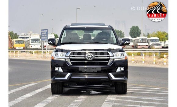 Nunua Imported Toyota Land Cruiser Nyeusi Gari ndani ya Import - Dubai nchini Uganda Nunua Imported Toyota Land Cruiser Nyeusi Gari ndani ya Import - Dubai nchini Uganda