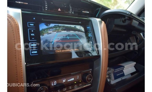 Acheter Import Voiture Toyota Fortuner Noir à Import - Dubai, Ouganda Acheter Import Voiture Toyota Fortuner Noir à Import - Dubai, Ouganda