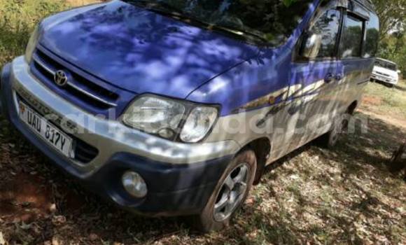 Gura Yakoze Toyota Noah Other Imodoka i Kampala mu Uganda Gura Yakoze Toyota Noah Other Imodoka i Kampala mu Uganda
