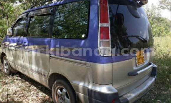 Gura Yakoze Toyota Noah Other Imodoka i Kampala mu Uganda Gura Yakoze Toyota Noah Other Imodoka i Kampala mu Uganda