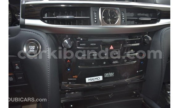 Nunua Imported Lexus LX Nyeupe Gari ndani ya Import - Dubai nchini Uganda Nunua Imported Lexus LX Nyeupe Gari ndani ya Import - Dubai nchini Uganda