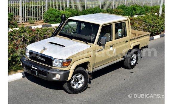 Nunua Imported Toyota Land Cruiser Beige Gari ndani ya Import - Dubai nchini Uganda Nunua Imported Toyota Land Cruiser Beige Gari ndani ya Import - Dubai nchini Uganda