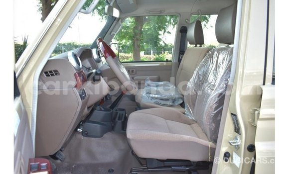 Nunua Imported Toyota Land Cruiser Beige Gari ndani ya Import - Dubai nchini Uganda Nunua Imported Toyota Land Cruiser Beige Gari ndani ya Import - Dubai nchini Uganda