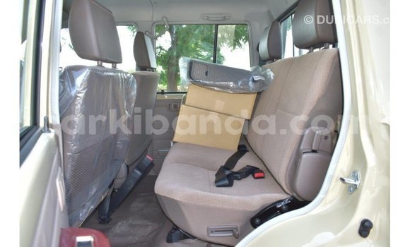 Nunua Imported Toyota Land Cruiser Beige Gari ndani ya Import - Dubai nchini Uganda Nunua Imported Toyota Land Cruiser Beige Gari ndani ya Import - Dubai nchini Uganda