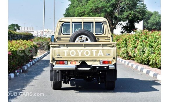 Nunua Imported Toyota Land Cruiser Beige Gari ndani ya Import - Dubai nchini Uganda Nunua Imported Toyota Land Cruiser Beige Gari ndani ya Import - Dubai nchini Uganda