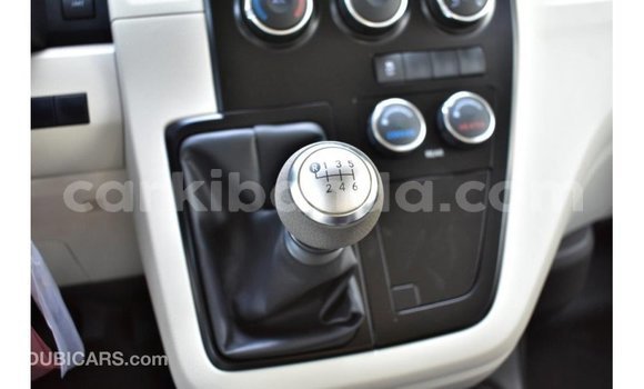 Nunua Imported Toyota Hiace Nyeupe Gari ndani ya Import - Dubai nchini Uganda Nunua Imported Toyota Hiace Nyeupe Gari ndani ya Import - Dubai nchini Uganda