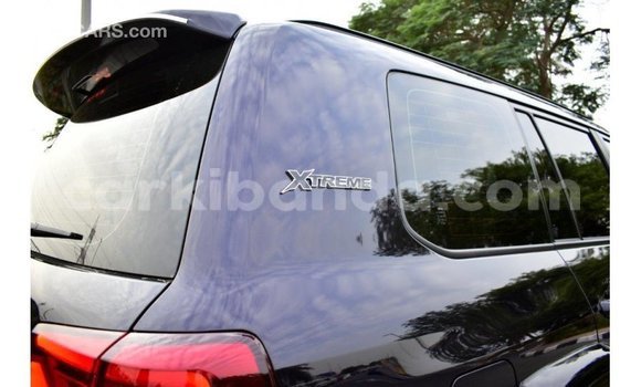 Acheter Import Voiture Toyota Land Cruiser Noir à Import - Dubai, Ouganda Acheter Import Voiture Toyota Land Cruiser Noir à Import - Dubai, Ouganda