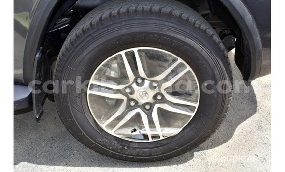 Acheter Import Voiture Toyota Fortuner Autre à Import - Dubai, Ouganda Acheter Import Voiture Toyota Fortuner Autre à Import - Dubai, Ouganda